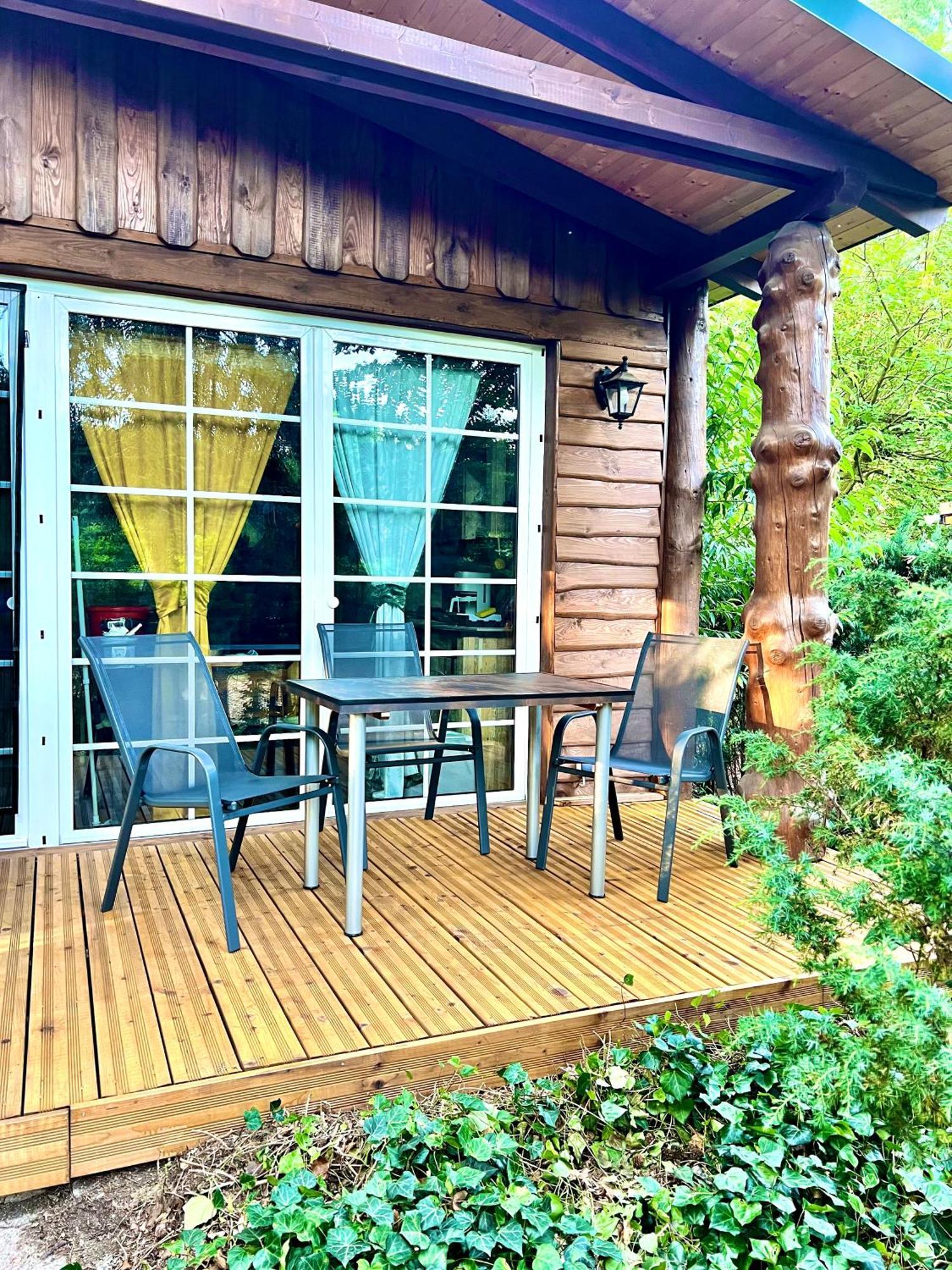 Holzhaus Baerenhoehle Am Wald Und See Neuruppin Luaran gambar