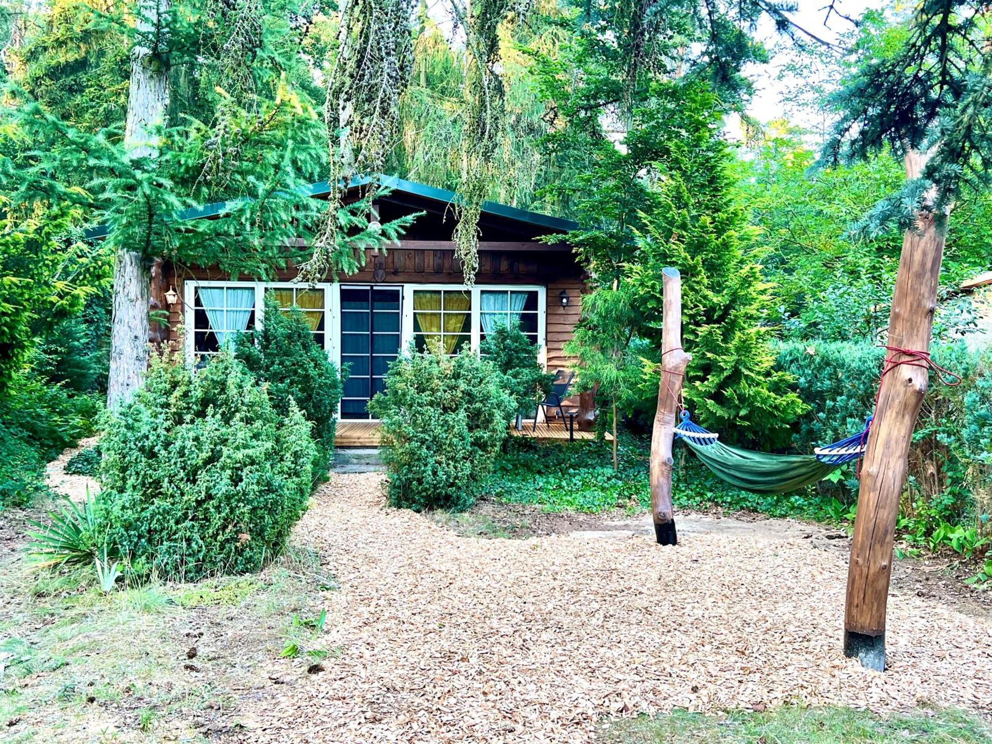 Holzhaus Baerenhoehle Am Wald Und See Neuruppin Luaran gambar