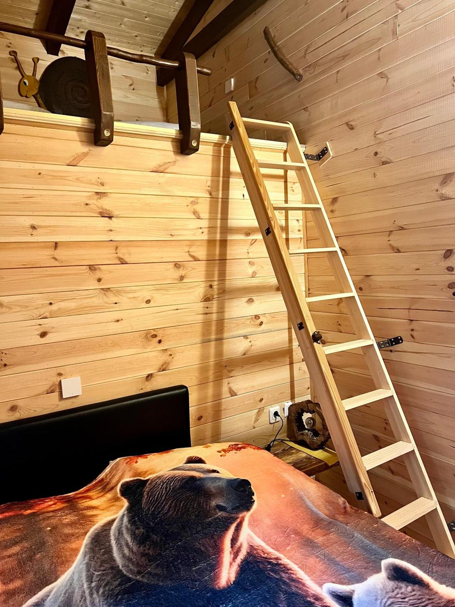 Holzhaus Baerenhoehle Am Wald Und See Neuruppin Luaran gambar